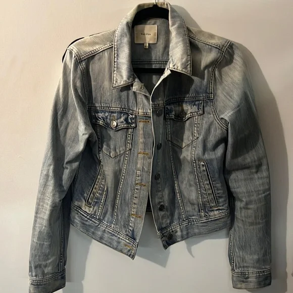 Jean jacket - Picture 1 of 2